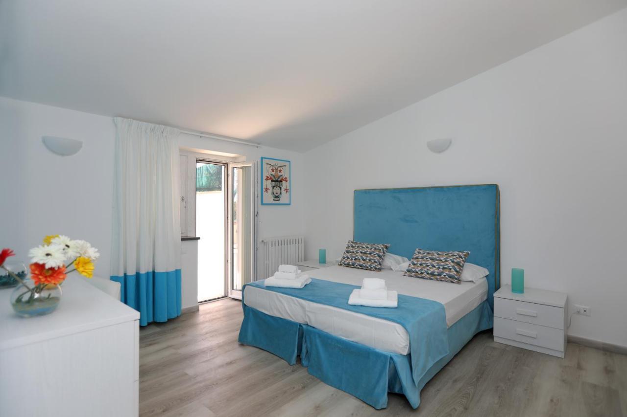 Relais Villa Chiara Free Parking Sorrento Bagian luar foto