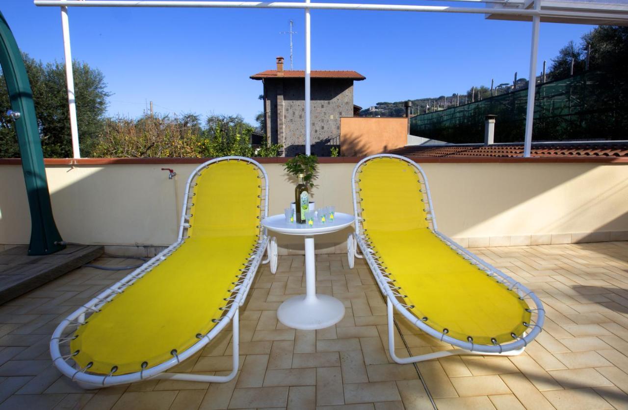 Relais Villa Chiara Free Parking Sorrento Bagian luar foto