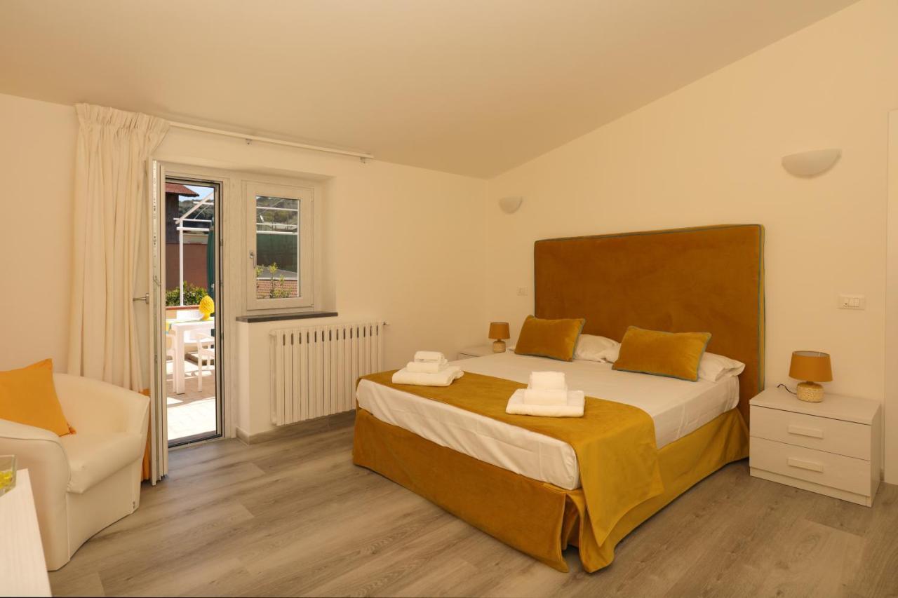 Relais Villa Chiara Free Parking Sorrento Bagian luar foto